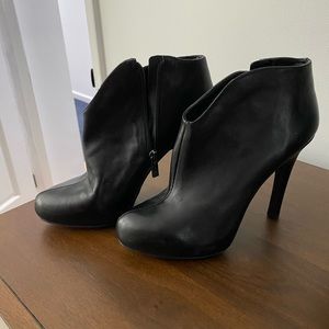 Jessica Simpson thin heel booties size 7.5